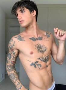 Gabriel disputa a preferência do público para entrar no BBB23 (Foto: Reprodução / Instagram) Gabriel disputa a preferência do público para entrar no BBB23 (Foto: Reprodução / Instagram)