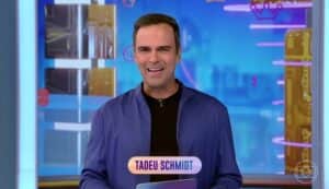 Tadeu Schmidt dá boas-vindas ao público do BBB23 (Foto: Reprodução / Globo) Tadeu Schmidt dá boas-vindas ao público do BBB23 (Foto: Reprodução / Globo)