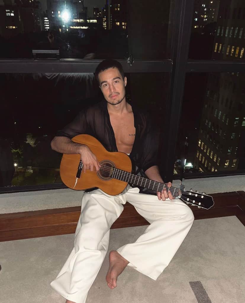 Após briga com Anavitória, Tiago Iorc tem mudança de vida e de visual (Reprodução - Instagram) Após briga com Anavitória, Tiago Iorc tem mudança de vida e de visual (Reprodução - Instagram)