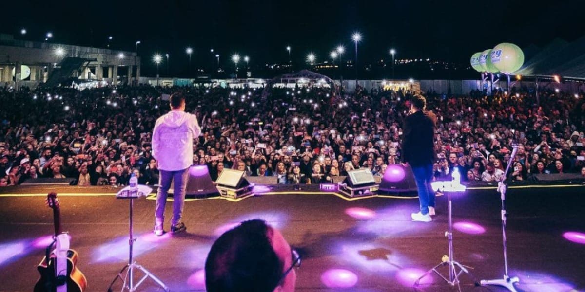 A dupla sempre enche todos os locais onde fazem seus shows, arrastando multidões por todo o país (Reprodução: Instagram) A dupla sempre enche todos os locais onde fazem seus shows, arrastando multidões por todo o país (Reprodução: Instagram)