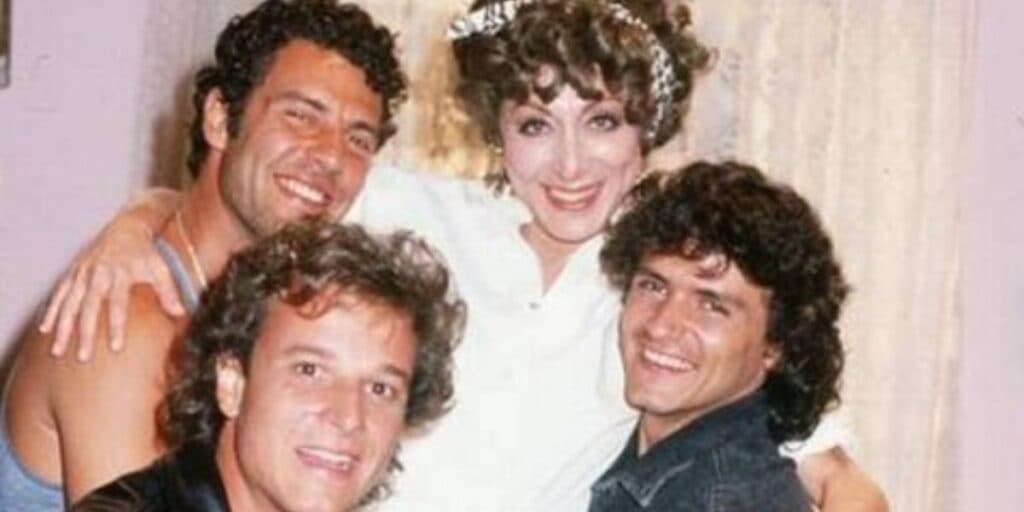 Aracy Balabanian, Marcello Novaes, Jandir Ferrari e Gerson Brenner em Rainha da sucata Foto - Globo-Arquivo Aracy Balabanian, Marcello Novaes, Jandir Ferrari e Gerson Brenner em Rainha da sucata Foto - Globo-Arquivo