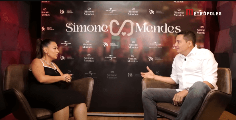 Simone revelou por meio de uma entrevista, concedida a Leo Dias, sobre o que precisou se desfazer para conseguir pagar a parte da irmã Simaria (Foto Reprodução/Youtube) Simone revelou por meio de uma entrevista, concedida a Leo Dias, sobre o que precisou se desfazer para conseguir pagar a parte da irmã Simaria (Foto Reprodução/Youtube)