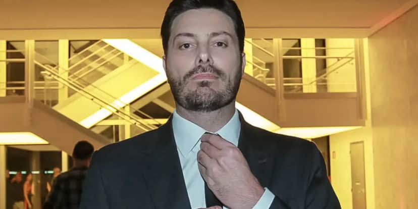 Danilo Gentili tem vídeo divulgado onde tenta beijar estrela da Globo e declara - Foto Reprodução Internet Danilo Gentili tem vídeo divulgado onde tenta beijar estrela da Globo e declara - Foto Reprodução Internet