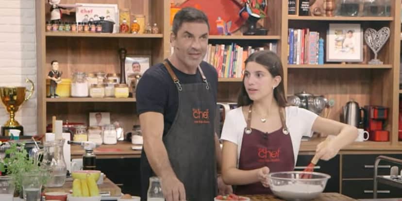 Edu Guedes surpreendeu sua filha com uma surpresa de aniversário (Reprodução: The Chef/ Band) Edu Guedes surpreendeu sua filha com uma surpresa de aniversário (Reprodução: The Chef/ Band)