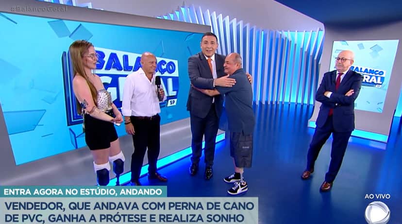 Gottino e Renato Lombardi receberam Milena e Maurício que ganharam uma vida nova por conta de protéses mecânicas Gottino e Renato Lombardi receberam Milena e Maurício que ganharam uma vida nova por conta de protéses mecânicas