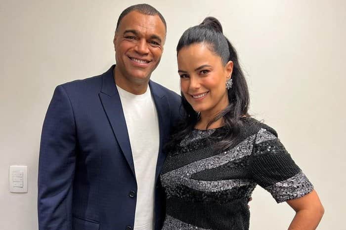 Luciele Di Camargo não economiza nos elogios ao marido Denílson, e expõe desempenho sexual do famoso para Faustão - Foto Reprodução Internet Luciele Di Camargo não economiza nos elogios ao marido Denílson, e expõe desempenho sexual do famoso para Faustão - Foto Reprodução Internet