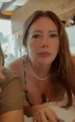 Mãe de Gio Ewbank surpreende com aparência Mãe de Gio Ewbank surpreende com aparência