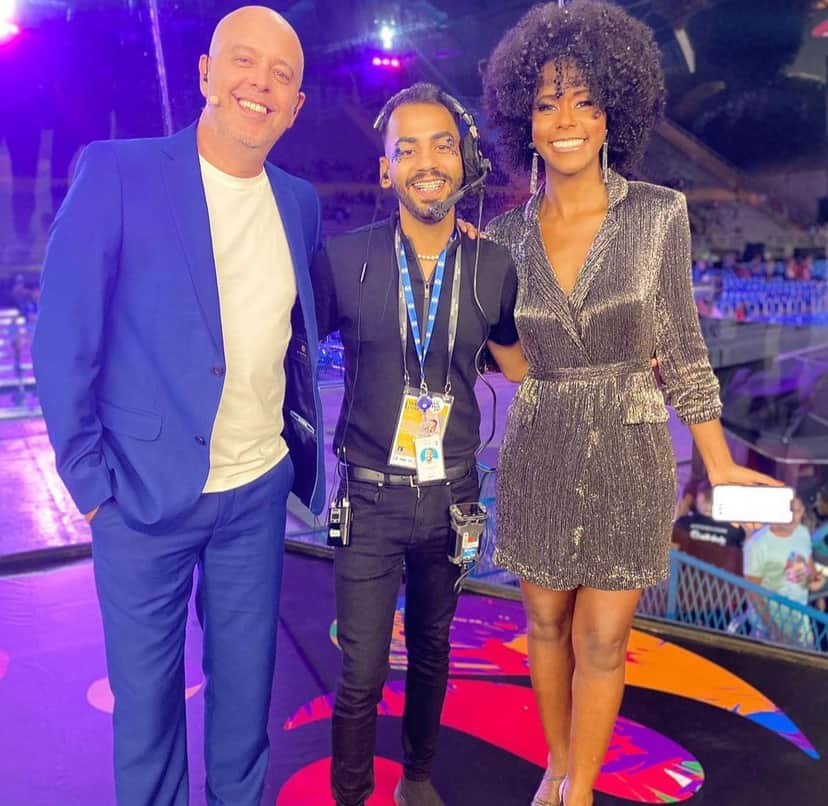 Maju Coutinho e equipe da Globo na transmissão do Carnaval 2023 - Foto Reprodução Instagram Maju Coutinho e equipe da Globo na transmissão do Carnaval 2023 - Foto Reprodução Instagram