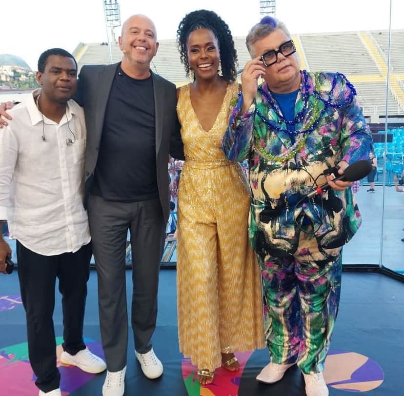 Maju Coutinho e equipe da Globo na transmissão do Carnaval 2023 - Foto Reprodução Instagram Maju Coutinho e equipe da Globo na transmissão do Carnaval 2023 - Foto Reprodução Instagram