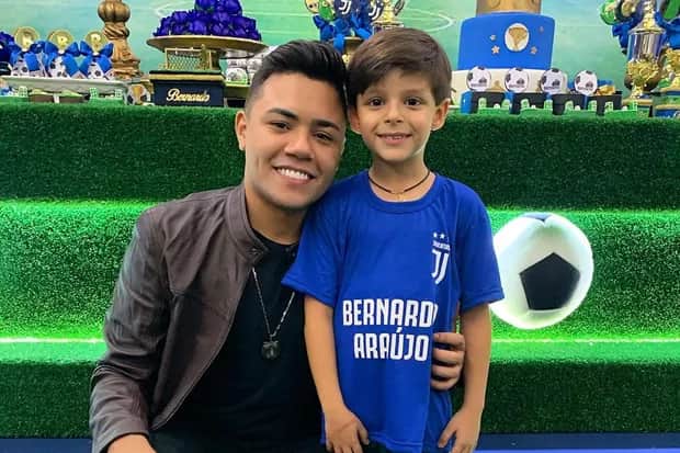 Os filhos dos sertanejos Marília Mendonça, Cristiano Araújo e Aleksandro são as crianças mais lindas e fotos provam - Foto Reprodução Os filhos dos sertanejos Marília Mendonça, Cristiano Araújo e Aleksandro são as crianças mais lindas e fotos provam - Foto Reprodução