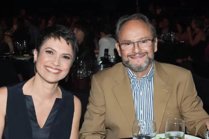 Recatada em sua vida pessoal, Sandra Annenberg entrega foto de grande amor, que já foi da Globo - Foto Reprodução: Internet Recatada em sua vida pessoal, Sandra Annenberg entrega foto de grande amor, que já foi da Globo - Foto Reprodução: Internet