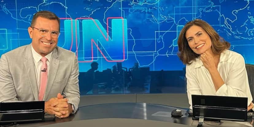 Rodrigo Bocardi, ao lado de Giulianan Morrone, apresentaram o Jornal Nacional, no último sábado (Reprodução: Instagram) Rodrigo Bocardi, ao lado de Giulianan Morrone, apresentaram o Jornal Nacional, no último sábado (Reprodução: Instagram)