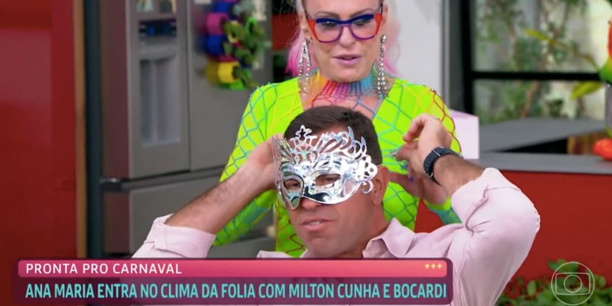 Rodrigo Bocardi estudou muito sobre Carnaval e ainda se fantasiou durante ida ao "Mais Você" (Foto: Reprodução/TV Globo) Rodrigo Bocardi estudou muito sobre Carnaval e ainda se fantasiou durante ida ao "Mais Você" (Foto: Reprodução/TV Globo)