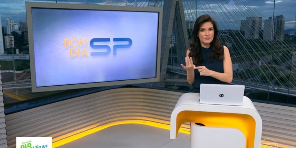 Substituta de Rodrigo Bocardi lamenta própria atitude ao vivo e confessa: "Eu comi bola"