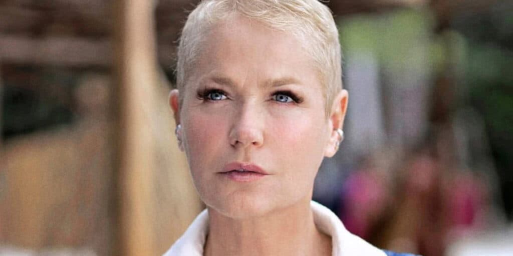 Xuxa surge abraçada com primeira dama e faz anúncio público do interesse dos brasileiros: "Encontro"