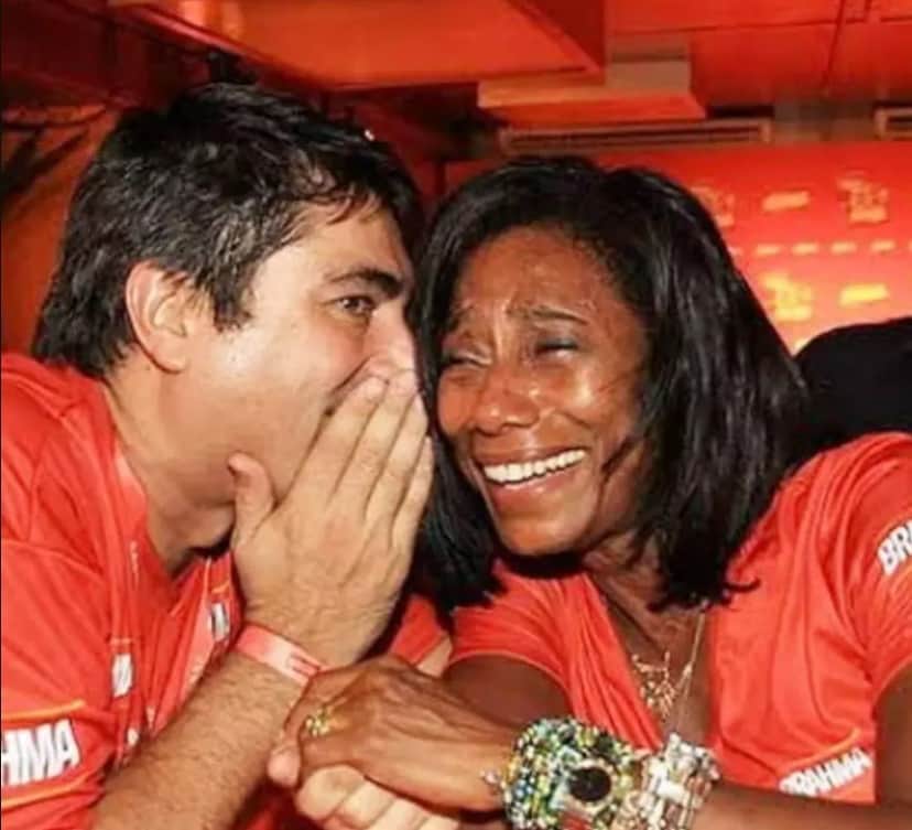 Zeca Camargo e Glória Maria apresentaram o Fantástico juntos e se tornaram grande amigos Zeca Camargo e Glória Maria apresentaram o Fantástico juntos e se tornaram grande amigos