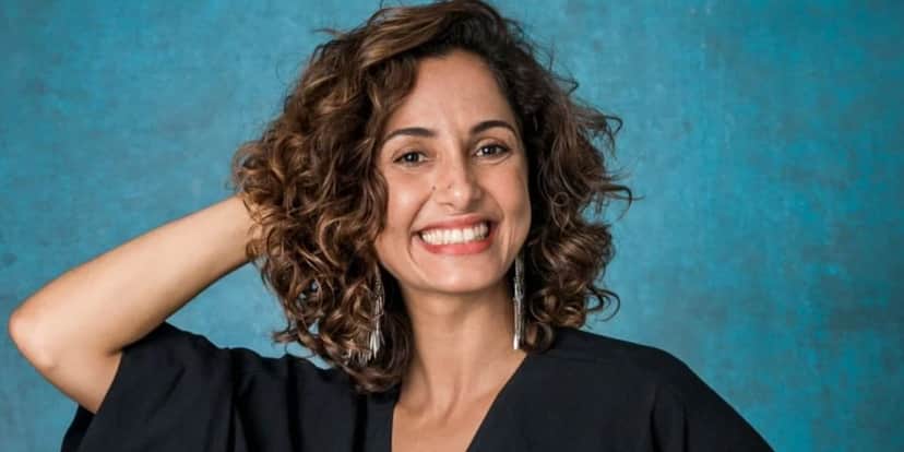 Camila Pitanga escandalizou ao falar sobre beijo de Carolina Ferraz e estrela da Globo: "Beijo bem bom"(Foto: Reprodução) Camila Pitanga escandalizou ao falar sobre beijo de Carolina Ferraz e estrela da Globo: "Beijo bem bom"(Foto: Reprodução)