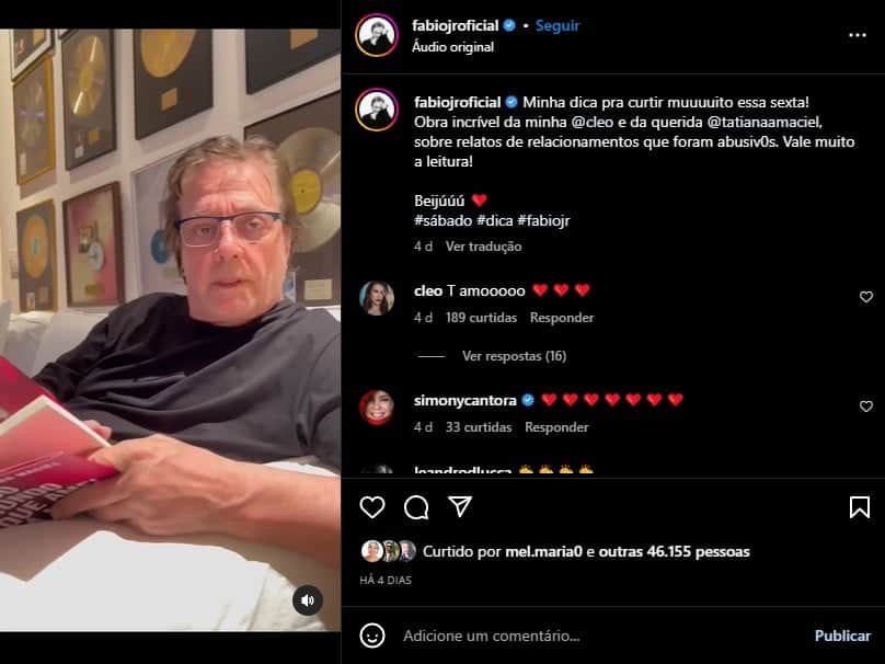 Fábio Jr. surge lendo livro da filha - Foto: Reprodução/Instagram Fábio Jr. surge lendo livro da filha - Foto: Reprodução/Instagram