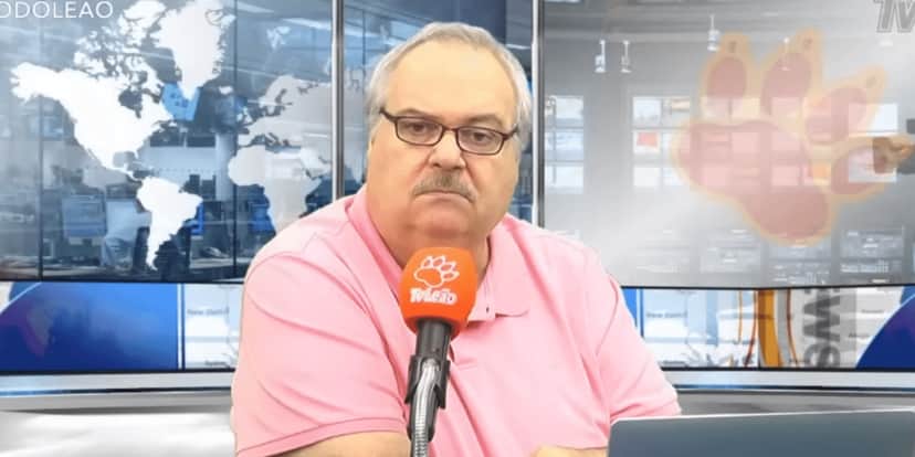 Gilberto Barros surgiu mais magro em programa na web (Foto: Reprodução/YouTube) Gilberto Barros surgiu mais magro em programa na web (Foto: Reprodução/YouTube)