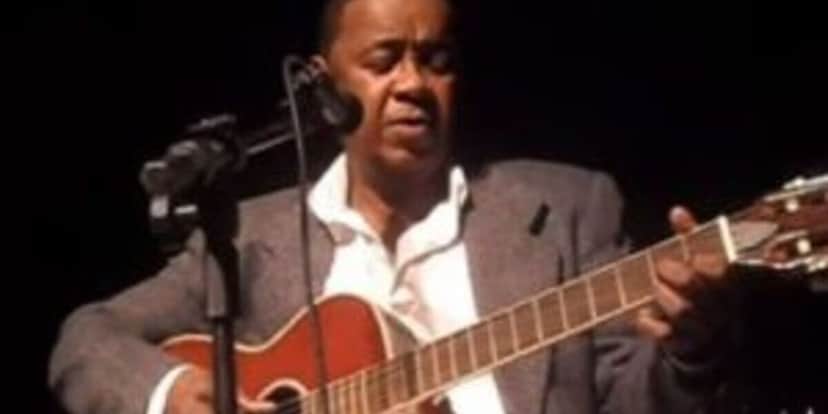 Nenéo é um compositor famoso que já teve suas músicas gravadas por Leonardo. Zezé di Camargo e Luciano e até mesmo o "Rei", Roberto Carlos (Foto Reprodução/Imusic) Nenéo é um compositor famoso que já teve suas músicas gravadas por Leonardo. Zezé di Camargo e Luciano e até mesmo o "Rei", Roberto Carlos (Foto Reprodução/Imusic)