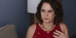 Núbia em cena da novela Travessia Núbia em cena da novela Travessia