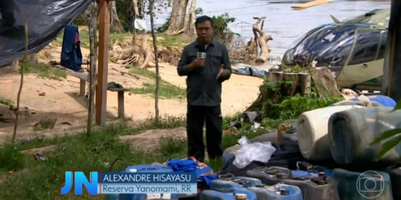 O repórter Alexandre Hisayasu acompanhou operação na reserva Yanomami (Foto: Reprodução/TV Globo) O repórter Alexandre Hisayasu acompanhou operação na reserva Yanomami (Foto: Reprodução/TV Globo)