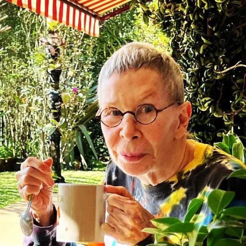 Assim ficou Rita Lee após um ano de tratamento contra o câncer (Reprodução - Instagram) Assim ficou Rita Lee após um ano de tratamento contra o câncer (Reprodução - Instagram)