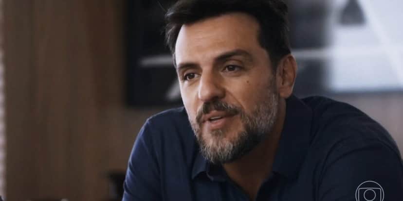 Rodrigo Lombardi como Moretti em Travessia (Foto: Reprodução/Globo) Rodrigo Lombardi como Moretti em Travessia (Foto: Reprodução/Globo)