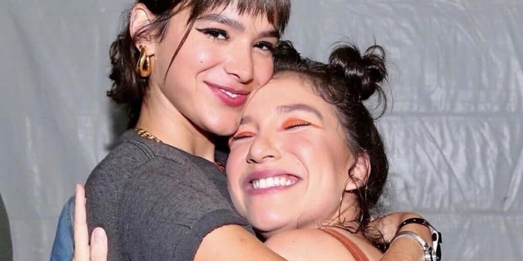 Bruna Marquezine e Priscilla (Foto: Reprodução/Internet) Bruna Marquezine e Priscilla (Foto: Reprodução/Internet)