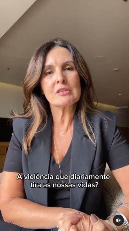 Fátima Bernardes em seu Instagram, mandando mensagem no Dia das Mulheres - Foto Reprodução Instagram Fátima Bernardes em seu Instagram, mandando mensagem no Dia das Mulheres - Foto Reprodução Instagram