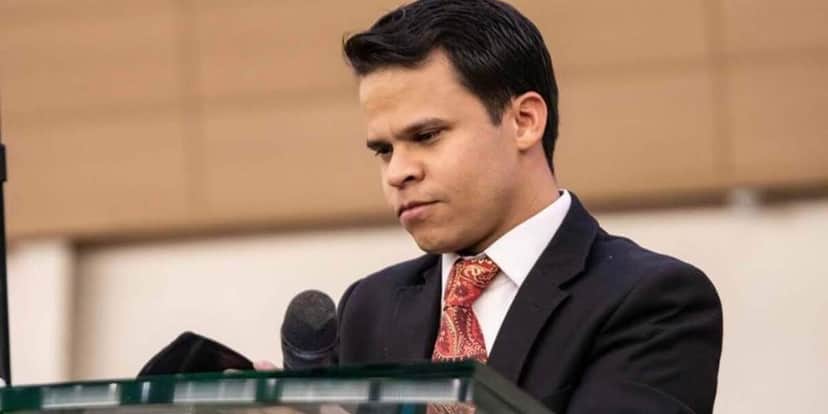 Segundo Leonardo Sale, Elizeu Rodrigues não ficou famoso pelo seu ministério e sim por bater em famosos e pessoas de destaque (Foto Reprodução/Internet) Segundo Leonardo Sale, Elizeu Rodrigues não ficou famoso pelo seu ministério e sim por bater em famosos e pessoas de destaque (Foto Reprodução/Internet)
