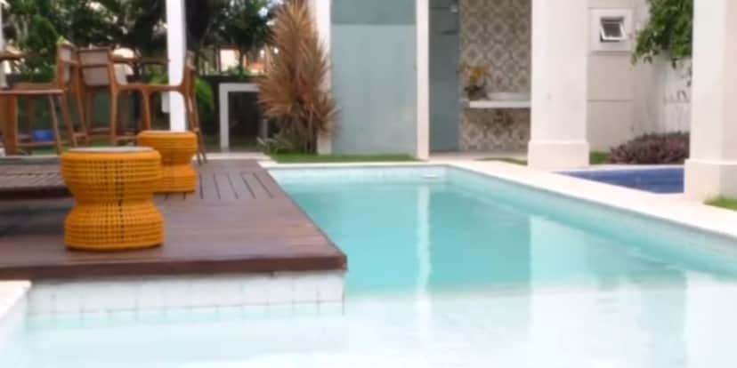 Piscina absurda de Wesley Safadão (Reprodução: Youtube) Piscina absurda de Wesley Safadão (Reprodução: Youtube)
