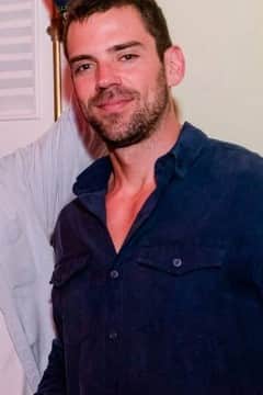 Novo affair de Rafa Kalimann, o empresário Antonio Bernardo Palhares, primo de Arthur Ferraz, que é marido da apresentadora Mariana Weickert. Novo affair de Rafa Kalimann, o empresário Antonio Bernardo Palhares, primo de Arthur Ferraz, que é marido da apresentadora Mariana Weickert.
