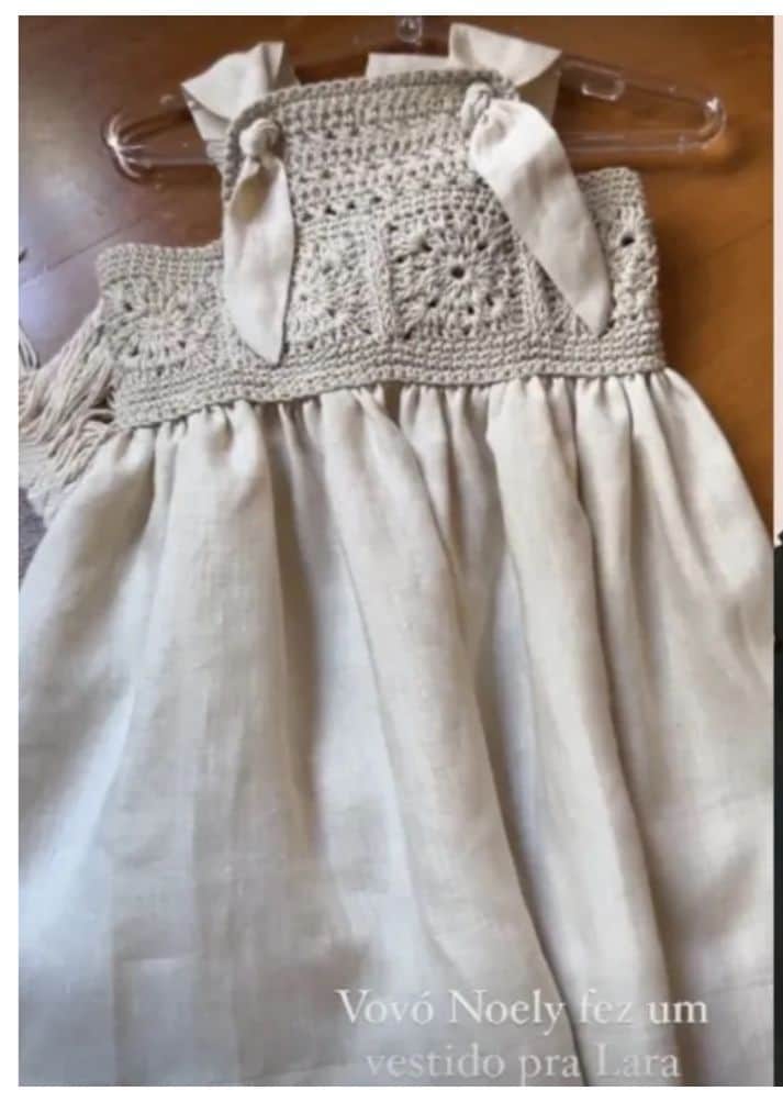O vestido que Noely, mãe de Sandy, fez para a sua neta, e virou assunto no programa Hoje em Dia, da Record - Foto Reprodução Instagram O vestido que Noely, mãe de Sandy, fez para a sua neta, e virou assunto no programa Hoje em Dia, da Record - Foto Reprodução Instagram