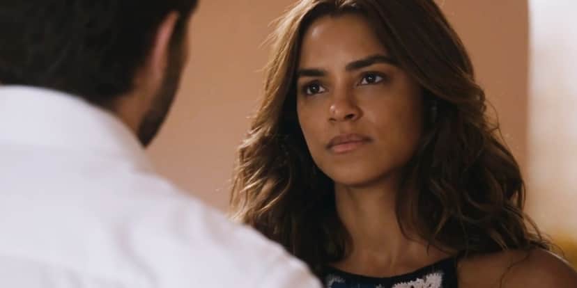 Brisa encara Ari em cena da novela Travessia Brisa encara Ari em cena da novela Travessia