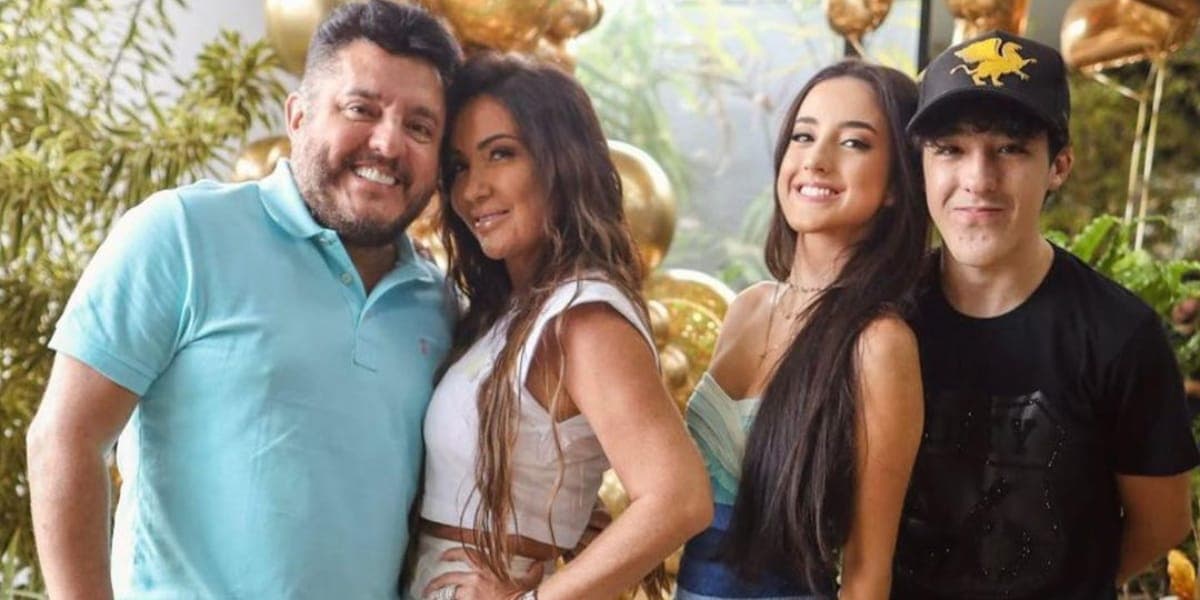 Bruno, junto com a esposa Marianne e os filhos, Maria Eduarda e Enzo (Reprodução: Instagram) Bruno, junto com a esposa Marianne e os filhos, Maria Eduarda e Enzo (Reprodução: Instagram)