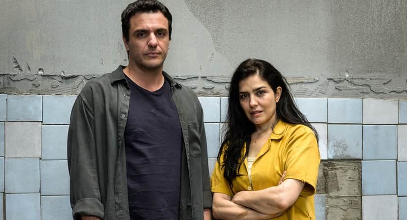 Rodrigo Lombardi e Letícia Sabatella em "Carceireiros" (Foto Reprodução/Internet) Rodrigo Lombardi e Letícia Sabatella em "Carceireiros" (Foto Reprodução/Internet)