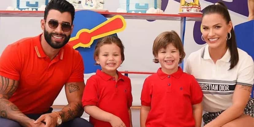 Andressa Suíta, Gusttavo Lima e os dois filhos Gabriel e Samuel (Foto Reprodução/Instagram) Andressa Suíta, Gusttavo Lima e os dois filhos Gabriel e Samuel (Foto Reprodução/Instagram)