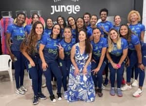 Key Alves com as jogadoras do Osasco (Foto: Reprodução / Instagram) Key Alves com as jogadoras do Osasco (Foto: Reprodução / Instagram)
