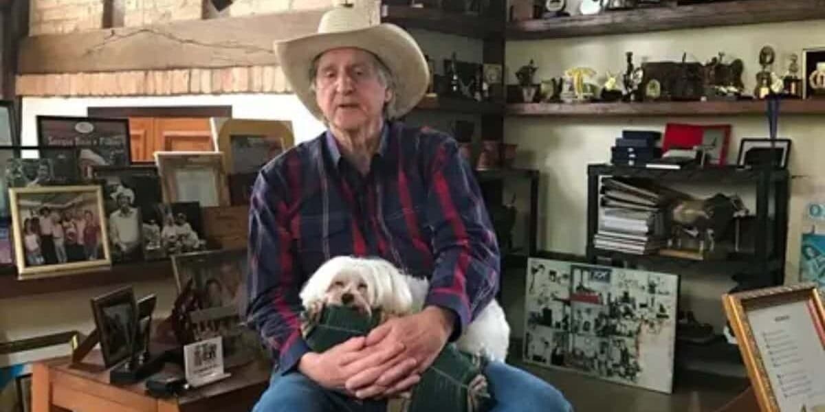 O cantor é um colecionador assíduo de objetos raros e um acervo absurdo sobre sua carreira (Foto Reprodução/Youtube) O cantor é um colecionador assíduo de objetos raros e um acervo absurdo sobre sua carreira (Foto Reprodução/Youtube)