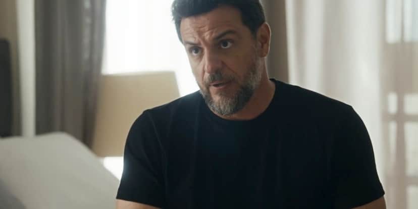 Moretti em cena da novela Travessia Moretti em cena da novela Travessia