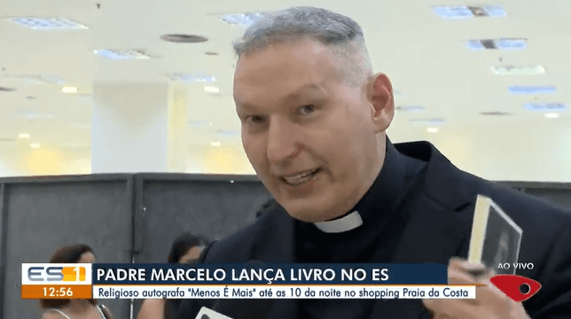 Padre Marcelo Rossi foi às lágrimas durante entrevista (Foto: Reprodução) Padre Marcelo Rossi foi às lágrimas durante entrevista (Foto: Reprodução)