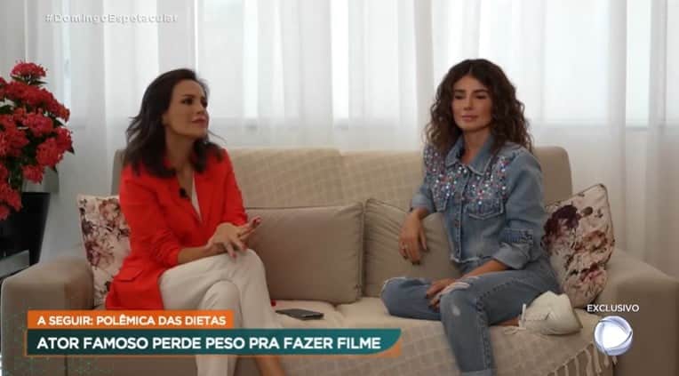 Paula Fernandes recebeu o Domingo Espetacular para falar de Shania Twain (Foto: Reprodução) Paula Fernandes recebeu o Domingo Espetacular para falar de Shania Twain (Foto: Reprodução)