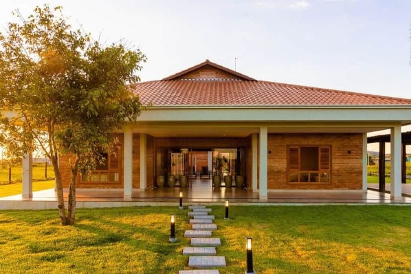 A fachada da mansão do cantor sertanejo - Foto Reprodução Instagram A fachada da mansão do cantor sertanejo - Foto Reprodução Instagram