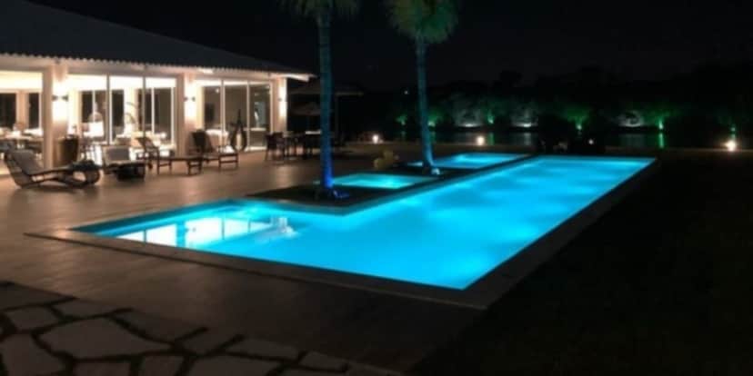 A piscina da mansão do famoso - Foto Reprodução Internet A piscina da mansão do famoso - Foto Reprodução Internet