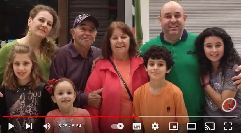 Ivo Holanda e sua família - Foto Reprodução Internet Ivo Holanda e sua família - Foto Reprodução Internet