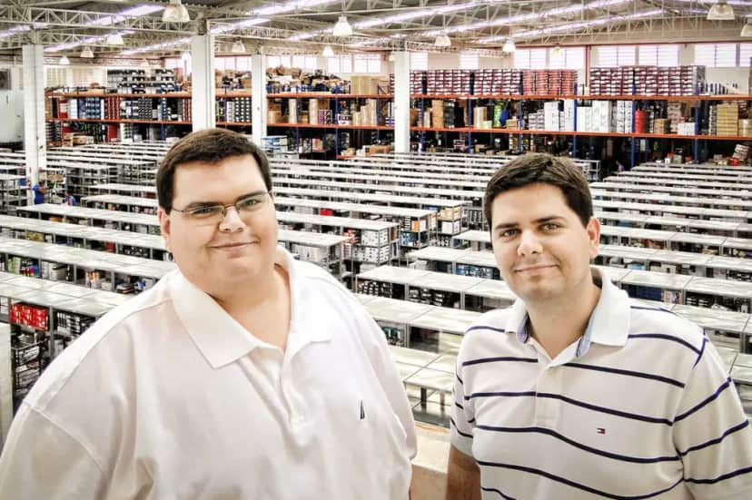 Thiago e Leandro Ramos eram os únicos funcionários da empresa (Kabum!/Divulgação) Thiago e Leandro Ramos eram os únicos funcionários da empresa (Kabum!/Divulgação)