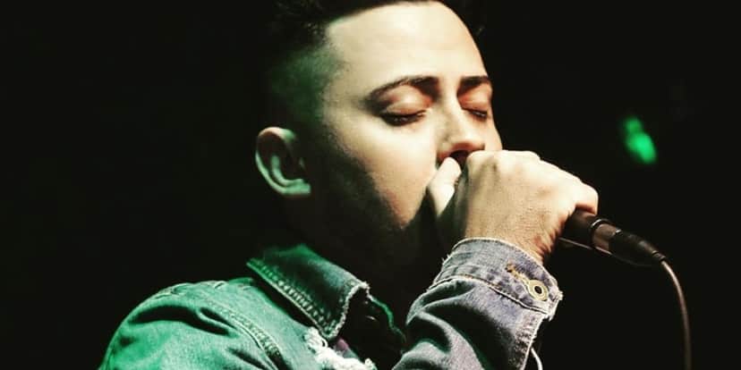 Paulinho Moraes em show (Foto: Reprodução / Instagram) Paulinho Moraes em show (Foto: Reprodução / Instagram)