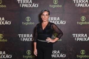 Gloria Pires marca presença no evento de Terra e Paixão (Foto: Marcelo de Sá Barreto / Agnews) Gloria Pires marca presença no evento de Terra e Paixão (Foto: Marcelo de Sá Barreto / Agnews)