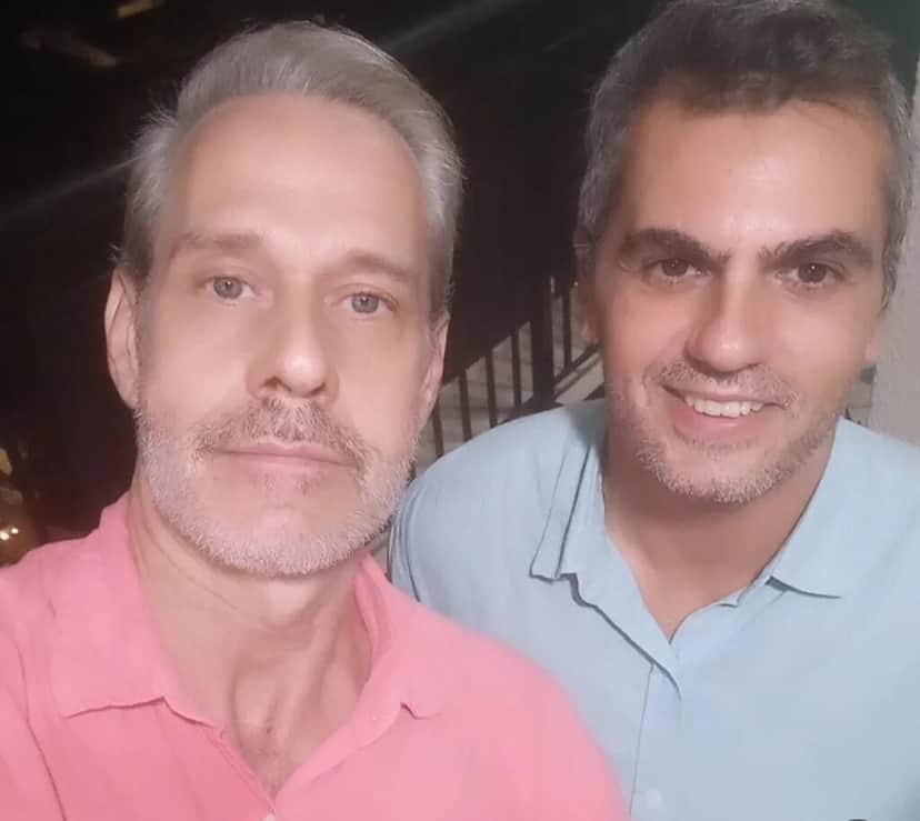 O casal está junto há 26 anos e estão na fila de adoção (Reprodução: Instagram) O casal está junto há 26 anos e estão na fila de adoção (Reprodução: Instagram)